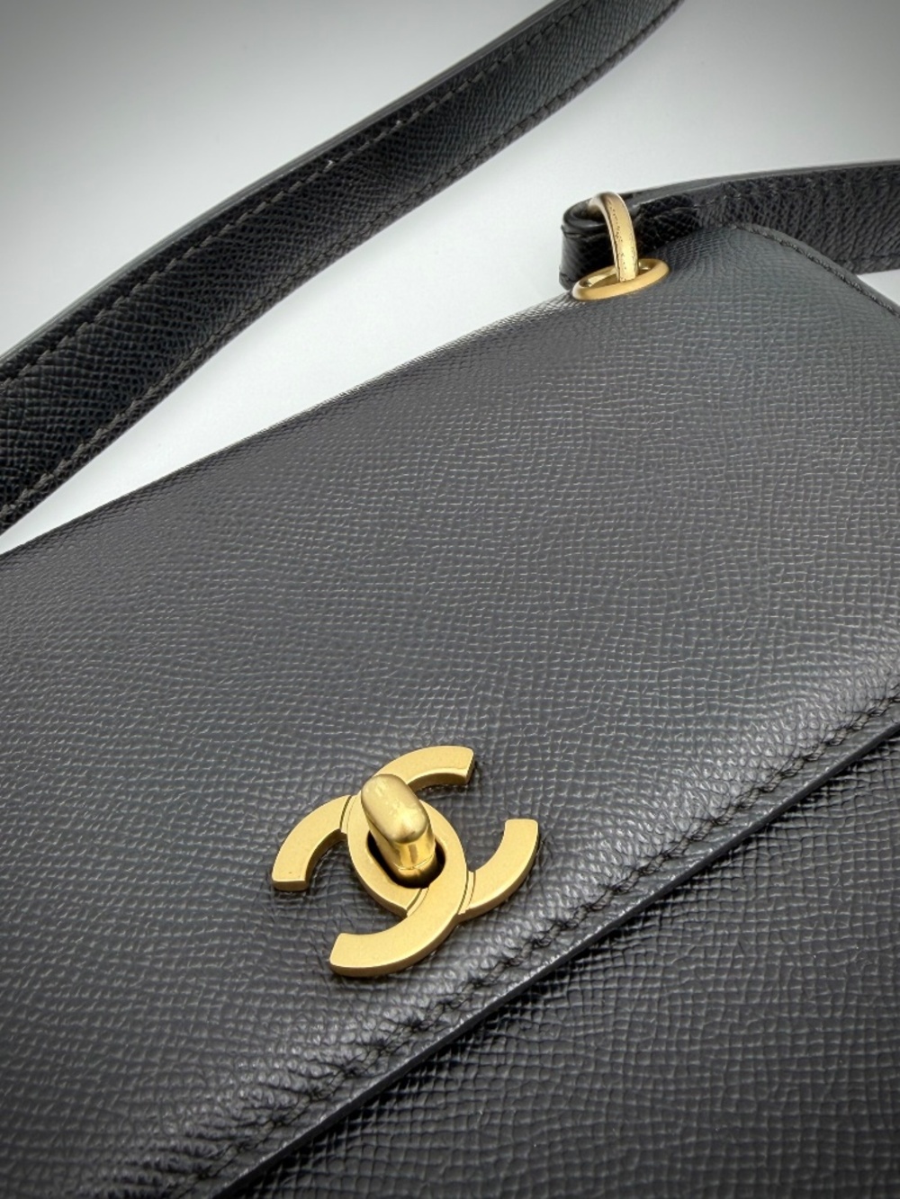 Chanel Vintage Caviar Shoulder Bag — Black - Picture 4 of 14
